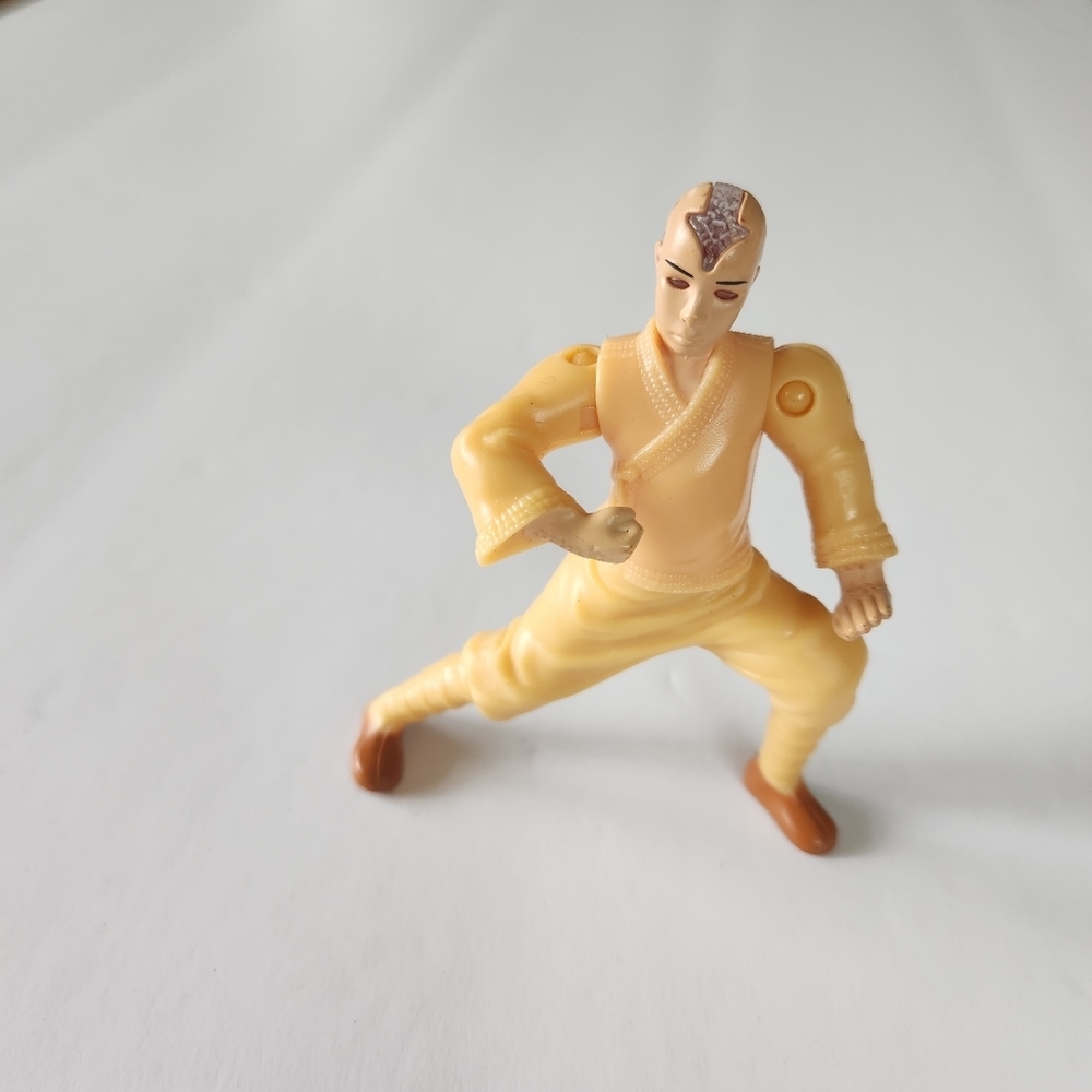 McDonalds Happy Meal Avatar The Last Airbender Aang Figure Toy 2010 Ligh…